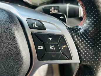 Mercedes-Benz GLA 2.1 GLA220d AMG Line (Premium Plus) 7G-DCT 4MATIC Euro 6 (s/s) 5