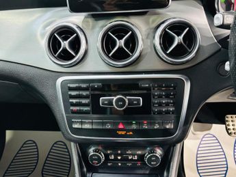 Mercedes-Benz GLA 2.1 GLA220d AMG Line (Premium Plus) 7G-DCT 4MATIC Euro 6 (s/s) 5