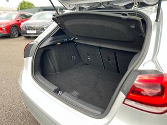 Mercedes-Benz A Class 2.0 A250 AMG Line (Premium Plus) 7G-DCT Euro 6 (s/s) 5dr