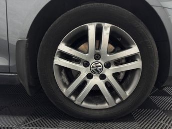 Volkswagen Golf 1.6 TDI SE DSG Euro 5 5dr