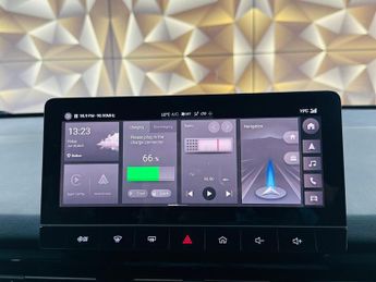 MG MG4 64kWh Trophy Long Range Auto 5dr