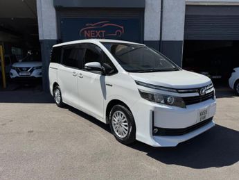 Toyota Voxy Toyota voxy 1.8 hybrid 7 seater