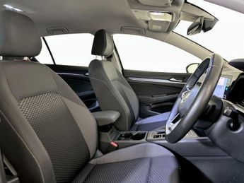 Volkswagen Golf 1.5 eTSI MHEV Active DSG Euro 6 (s/s) 5dr