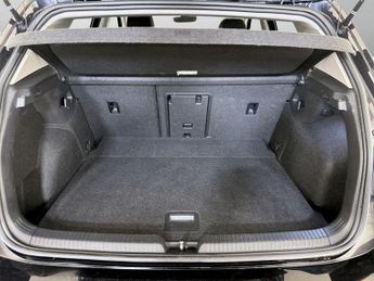 Volkswagen Golf 1.5 eTSI MHEV Active DSG Euro 6 (s/s) 5dr