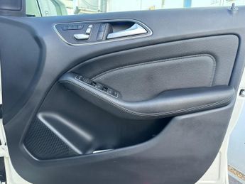 Mercedes-Benz B Class B250e Sport (Premium) Auto 5dr