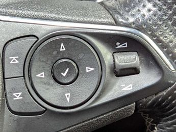 VAUXHALL INSIGNIA 2.0 Insignia SRi VX-Line Nav TD Auto 5dr