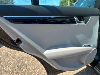 Mercedes-Benz C Class 1.8 C180 BlueEfficiency SE Auto Euro 5 4dr