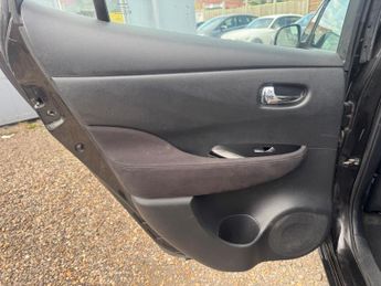 Nissan Leaf 30kWh Acenta Auto 5dr