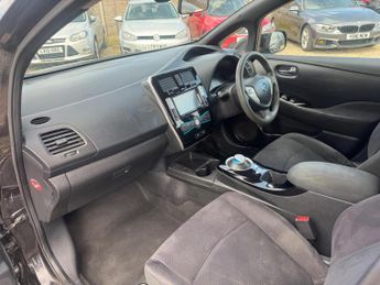 Nissan Leaf 30kWh Acenta Auto 5dr