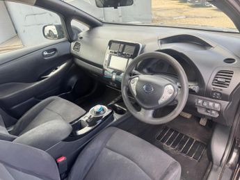 Nissan Leaf 30kWh Acenta Auto 5dr