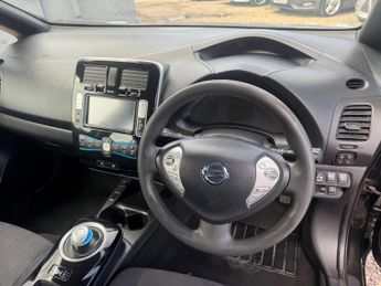 Nissan Leaf 30kWh Acenta Auto 5dr