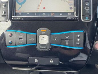 Nissan Leaf 30kWh Acenta Auto 5dr