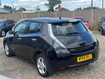 Nissan Leaf 30kWh Acenta Auto 5dr