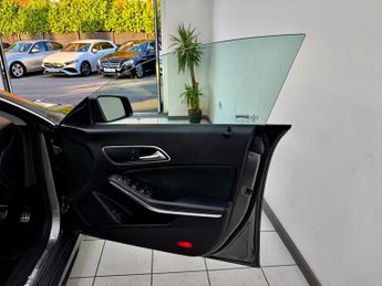 Mercedes-Benz CLA 1.6 CLA180 AMG Line Edition Coupe 7G-DCT Euro 6 (s/s) 4dr