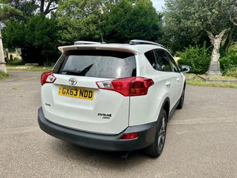 Toyota RAV4 2.2 D-CAT Invincible Auto 4WD Euro 5 5dr