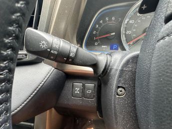 Toyota RAV4 2.2 D-CAT Invincible Auto 4WD Euro 5 5dr