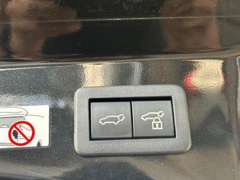 Toyota C-HR 2.0 VVT 13.6kWh Design CVT Euro 6 (s/s) 5dr