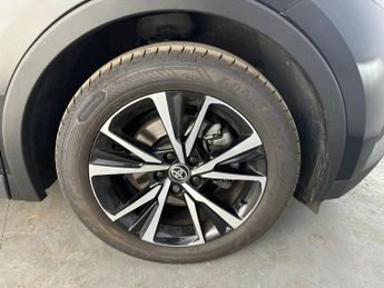Toyota C-HR 2.0 VVT 13.6kWh Design CVT Euro 6 (s/s) 5dr