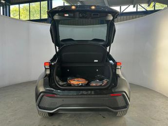Toyota C-HR 2.0 VVT 13.6kWh Design CVT Euro 6 (s/s) 5dr