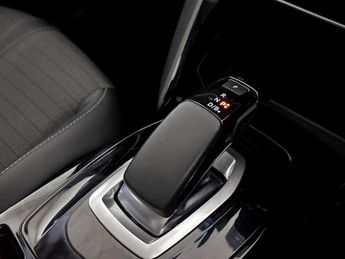 Peugeot E-2008 50kWh Allure Premium Auto 5dr