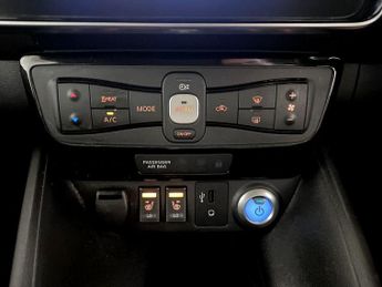 Nissan Leaf 40kWh Tekna Auto 5dr