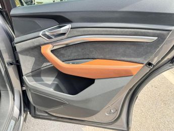 Audi e-tron 55 Launch Edition Auto quattro 5dr 95kWh
