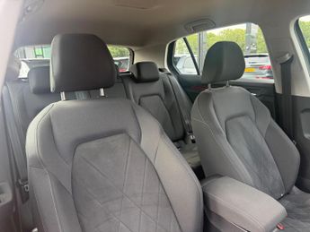Volkswagen Golf 1.5 eTSI MHEV Style DSG Euro 6 (s/s) 5dr