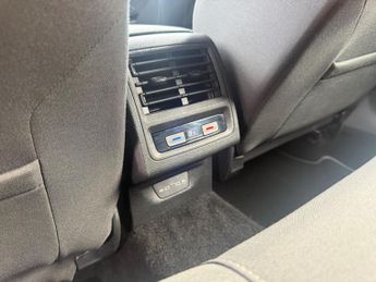 Volkswagen Golf 1.5 eTSI MHEV Style DSG Euro 6 (s/s) 5dr
