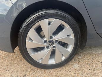 Volkswagen Golf 1.5 eTSI MHEV Style DSG Euro 6 (s/s) 5dr
