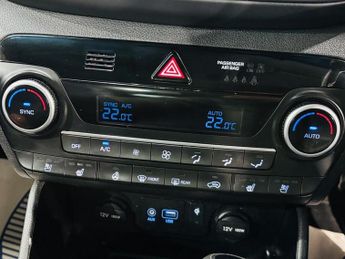 Hyundai TUCSON 2.0 CRDi Premium SE Auto 4WD Euro 6 (s/s) 5dr