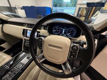 Land Rover Range Rover 4.4 SD V8 Vogue SUV 5dr Diesel Auto 4WD Euro 5 (339 ps)