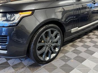 Land Rover Range Rover 4.4 SD V8 Vogue SUV 5dr Diesel Auto 4WD Euro 5 (339 ps)