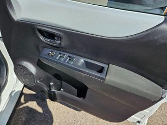 Toyota Yaris 1.5 VVT-h T Spirit CVT Euro 5 5dr