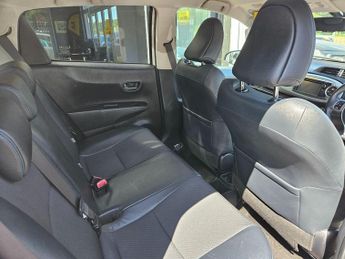 Toyota Yaris 1.5 VVT-h T Spirit CVT Euro 5 5dr