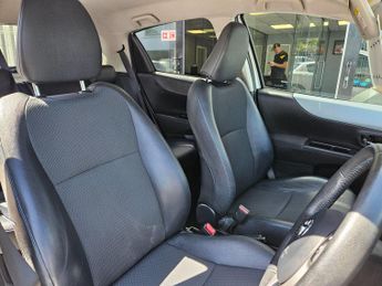 Toyota Yaris 1.5 VVT-h T Spirit CVT Euro 5 5dr