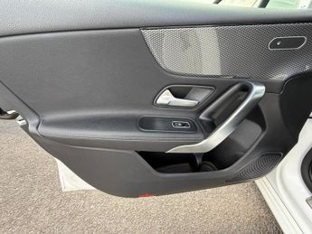 Mercedes-Benz A Class 1.5 A180d Sport (Executive) 7G-DCT Euro 6 (s/s) 5dr