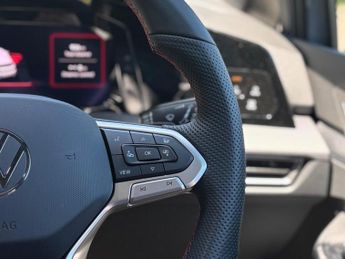 VOLKSWAGEN GOLF 2.0 TSI GTI