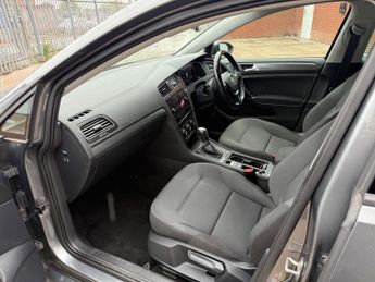Volkswagen e-Golf 35.8kWh e-Golf Auto 5dr