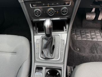 Volkswagen e-Golf 35.8kWh e-Golf Auto 5dr