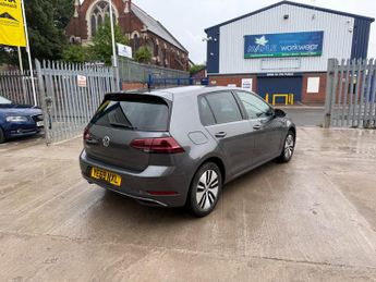 Volkswagen e-Golf 35.8kWh e-Golf Auto 5dr