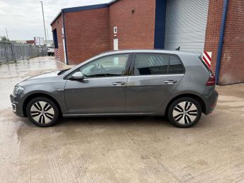 Volkswagen e-Golf 35.8kWh e-Golf Auto 5dr