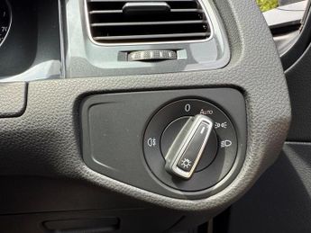 Volkswagen e-Golf 35.8kWh e-Golf Auto 5dr