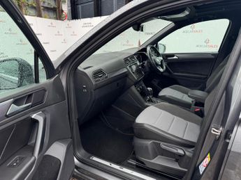 Volkswagen Tiguan 1.5 TSI EVO R-Line Tech DSG Euro 6 (s/s) 5dr