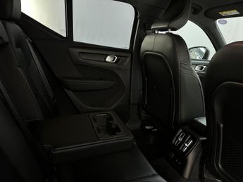 Volvo XC40 1.5h T4 Recharge 10.7kWh R-Design Auto Euro 6 (s/s) 5dr