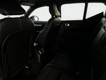 Volvo XC40 1.5h T4 Recharge 10.7kWh R-Design Auto Euro 6 (s/s) 5dr