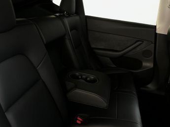 Tesla Model Y Auto RWD 5dr