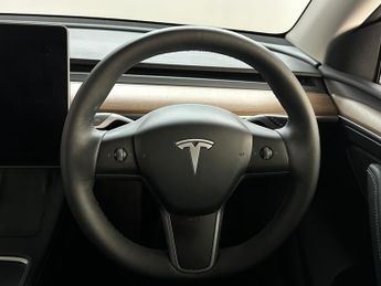 Tesla Model Y Auto RWD 5dr