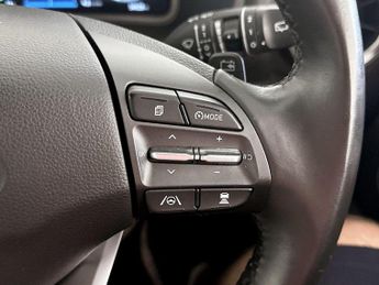 Hyundai KONA 39kWh SE Connect Auto 5dr (10.5kW Charger)