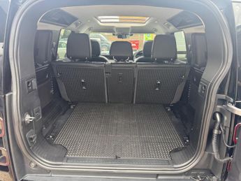 Land Rover Defender 110 2.0 SD4 SE Auto 4WD Euro 6 (s/s) 5dr