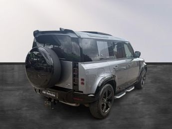 Land Rover Defender 110 2.0 SD4 SE Auto 4WD Euro 6 (s/s) 5dr